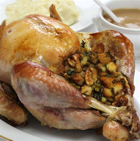 Con esto rellenamos el pavo antes de meterlo al horno. Pavo relleno - Divina Cocina