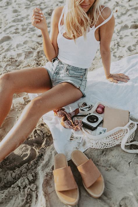 Beach Day Essentials – Advice from a Twenty Something