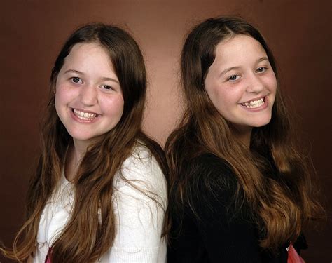 2011 Star Awards 12 Year Old Twins Malia And Madison Nichols Given T