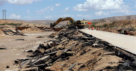 Traffic flowing smoothly on I-15