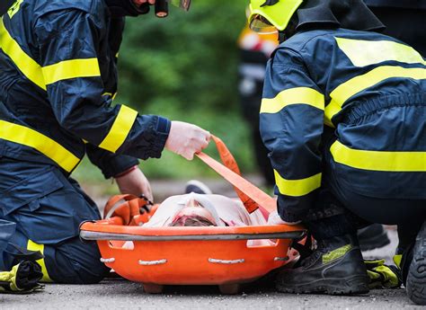 Erste Hilfe Lehrgänge Für Freiwillige Feuerwehren Unfallkasse Hessen