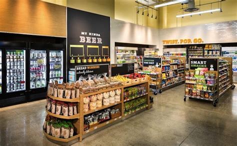 This logo image consists only of simple geometric shapes or text. 轉貼7-11的新Logo＋新店面裝潢! - 龍鳳大茶樓 - RealForum