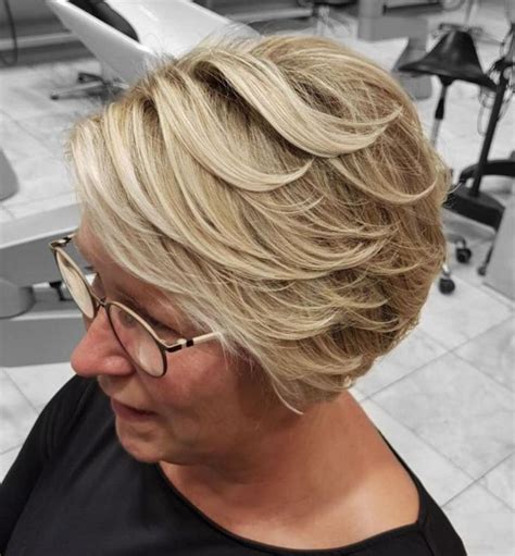 Long Blonde Pixie With Piecey Layers Modern Hairstyles Cool
