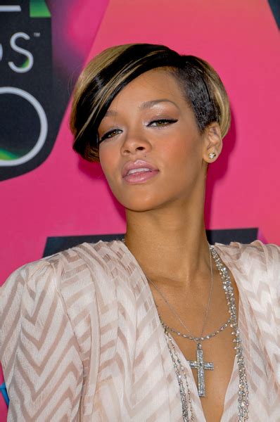 Rihanna Hairstyles French Fashion Rihanna Hairstyles