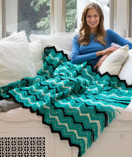 Fringed Zigzag Throw Free Crochet Blanket Pattern ⋆ Crochet Kingdom