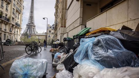 On The Eve Of A New National Strike Garbage Collection Is Slowly Returning To Normal In Paris