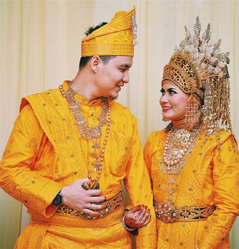 Baju Adat Melayu Warna Kuning Warna Pakaian Tradisional Melayu Riau My Xxx Hot Girl