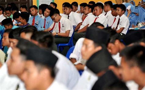L ditanyakan dalam pendidikan & referensi. Polis Selangor pantau salah guna dadah kalangan pelajar ...