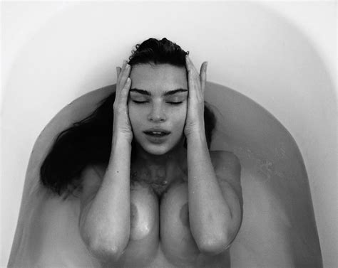 Emily Ratajkowski Nude And Sexy 7 Photos Thefappening
