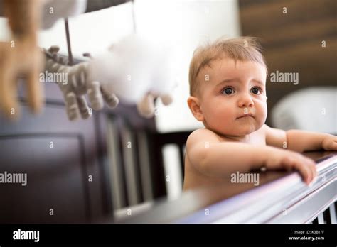 Baby Crying Cot Hi Res Stock Photography And Images Alamy
