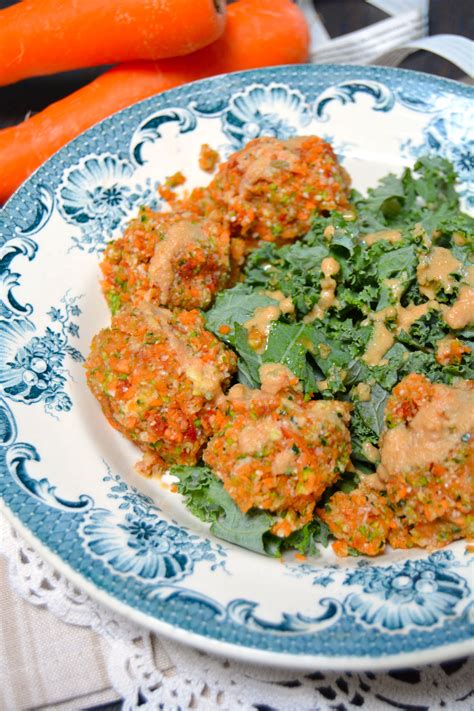 • 2 l d'eau • 250 g nouilles chinoises aux œufs • 1 courgette • 2 carottes • 1 cuillère à soupe d' huile d'olive • 70 ml de sauce soja. Boulettes crues de carottes et courgette au cumin ...