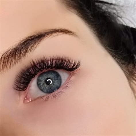 Choosing the best tweezers can make a huge difference. Eyelash Extensions - Posh Lashes