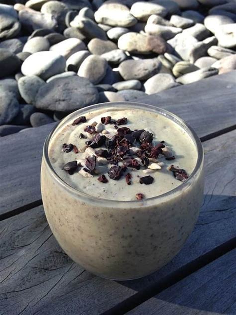 Start Your Weekend Right With This Vegan Chocolate Smoothie