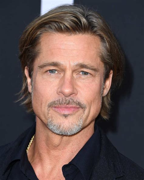 10 Beautiful Photos Of Brad Pitt In Middle Age Brad Pitt Hair Brad Pitt Brad Pitt Birthday