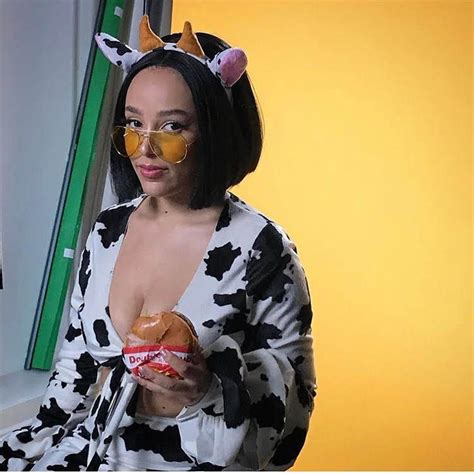 Pin By Carlos Quidel On Doja Cat Cow Outfits Cat Aesthetic Singer