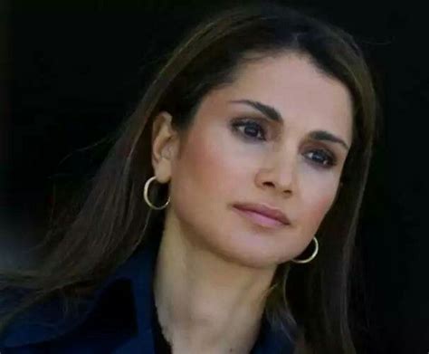 Pin By Ilyasah Brown On Queen Rania Queen Rania King Abdullah Queen