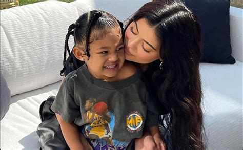 Kylie Jenners Daughter Stormi Paints All Over Effectively Destroying