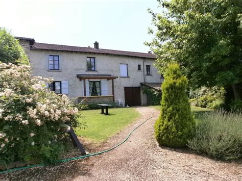 gîte l allée des pommiers leynes bourgogne franche comté gîtes