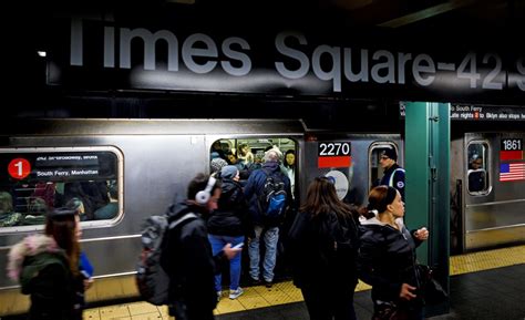 Promoverán La Venta De Juguetes Sexuales Femeninos En El Metro De Ny