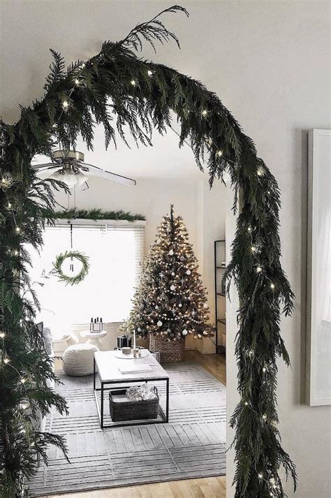 30 Free Best Ways To Decorate The Living Room For Christmas New 2020