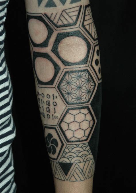 Latest Trends In Hexagon Tattoo Design For An Elegant Look
