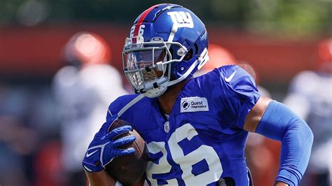 Saquon Barkley Của Giants Mặc áo Fdny Trong Những Chiếc Súng May Bay