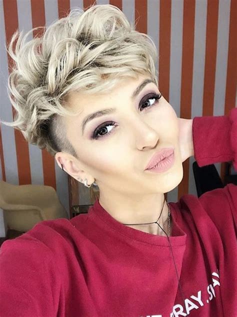 Short haircut with long side bangs. 25 Best White Pixie Haircut Ideas For Cool Short Hairstyle ...