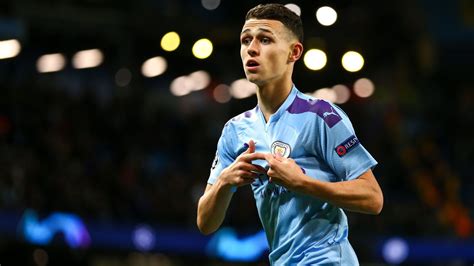 Foden started his youth football career from the english club. Dilema Phil Foden di Manchester City - Ligalaga