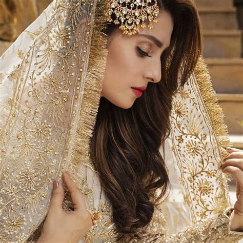 Beautiful Pictures Of Ayeza Khan From Her Latest Photoshoot Showbiz
