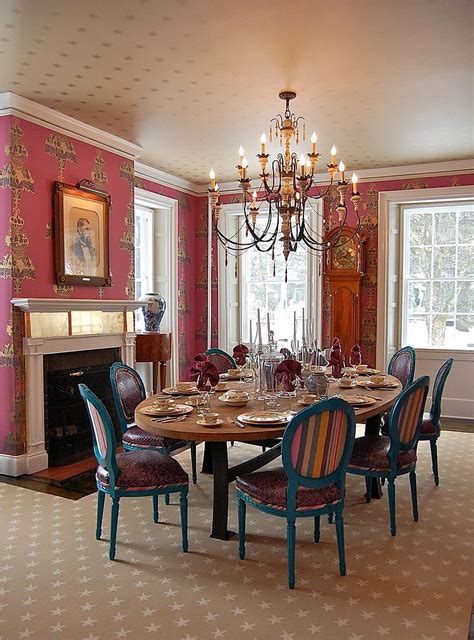 It doesn't matter that the room itself can only accommodate one or two tables, the experience is every bit as inspiring. 27 Splendid Wallpaper Decorating Ideas for the Dining Room