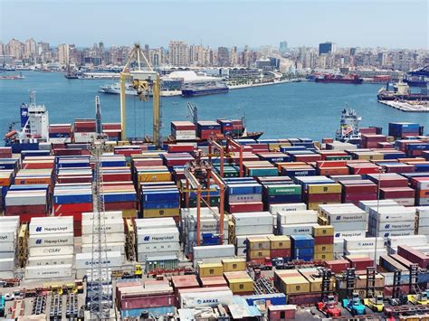 ميناء الإسكندرية يشهد نشاطا كبيرا في حركة الملاحة وتداول البضائع خلال الـ 48 ساعة الماضية الأسبوع