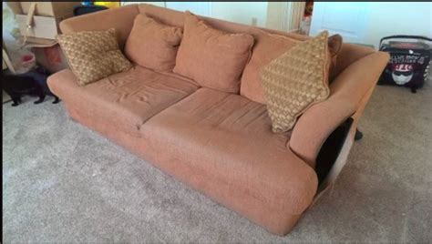 A Beginners Guide To Couch Reupholstery Step By Step Dengarden