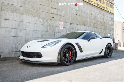 Arctic White C7 Chevy Corvette Z06 Gets Winning Wheel Combination With