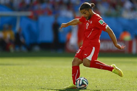 Rodriguez completes ac milan move from wolfsburg. Wolfsburg-Star: Bayern jagen Ricardo Rodriguez