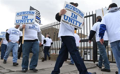 Auburn In Unity Corrections Officers Picket Outside Auburn Prison