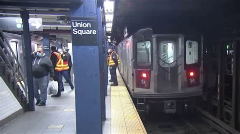 Man Arrested After Pushing Woman Onto Subway Tracks In Manhattan Nbc New York