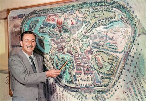 A History Of Walt Disneys Disneyland In Photos London Evening