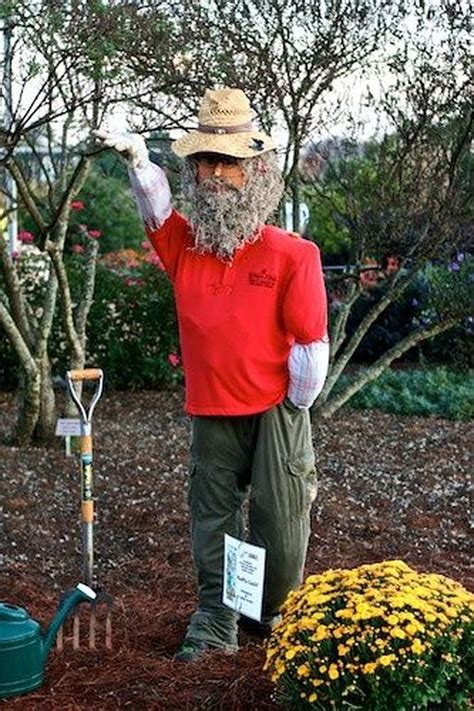 20 Fabulous Garden Scarecrow Ideas Őszi Dekoráció Virágos Kert Dekoráció