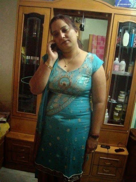 Pakistani Local Hot Fat Aunties Bold Pictures Beautiful Women Over 40