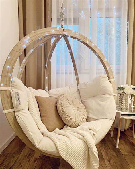 Indoor hanging chairs are usually fixed to a hook on the ceiling of a room. Hangit.co.in provides you with the most comfortable ...