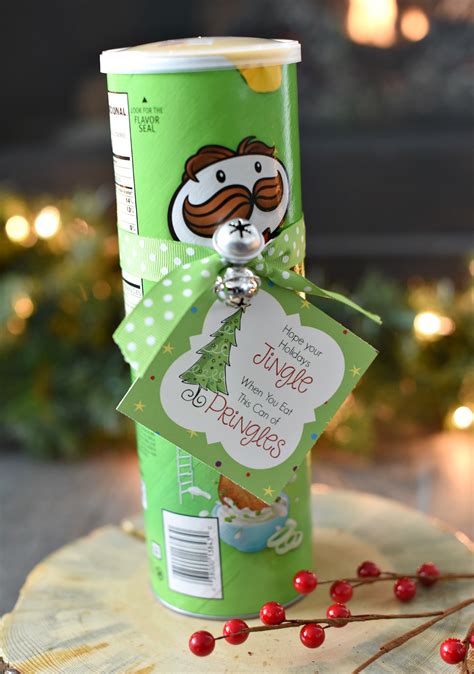 Happy christmas, and happy gift hunting! Funny Christmas Gift Idea with Pringles - Fun-Squared