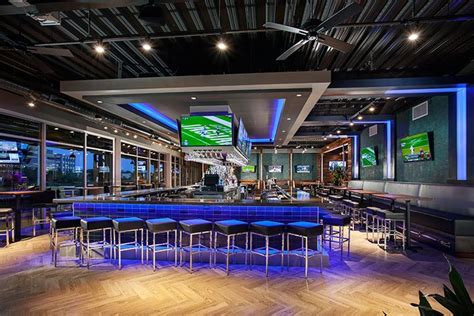 Topgolf Loudoun Sport Bar Design Sports Bar Bar Design Restaurant