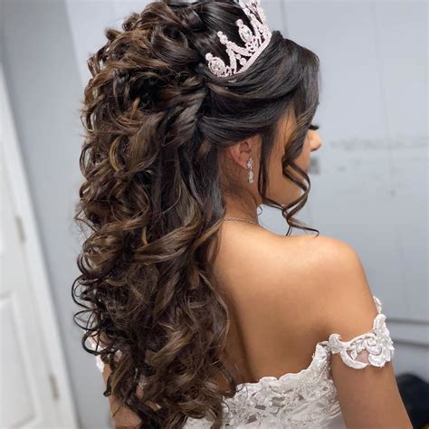 Quinceanera Hairstyles 40 Stunning Quinceanera Hairstyles For 2021