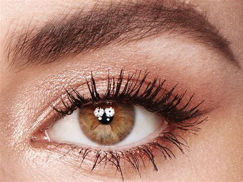 The Best Eyeshadow Colours To Make Green Eyes Pop Charlotte Tilbury