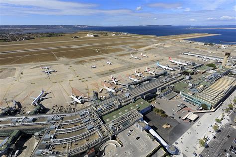 Laéroport Marseille Provence Franchit La Barre Des 10 Millions De
