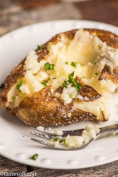 How to bake a potato in foil. Oven Baked Potatoes {How to Make Crispy Skin Baked Potatoes}