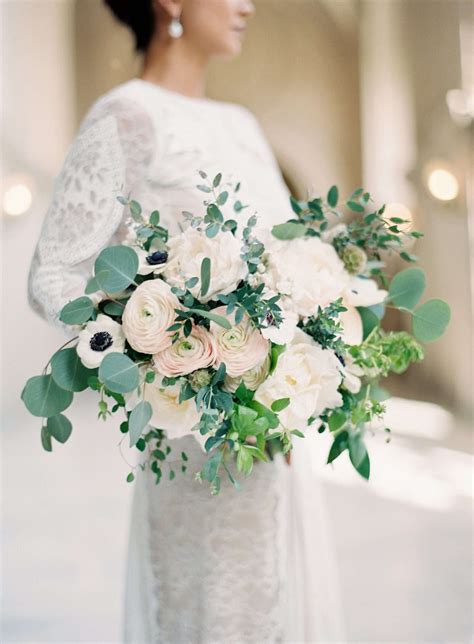 41 Stunning Ranunculus Wedding Bouquets