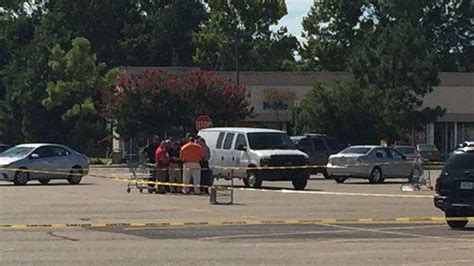 Police Investigate Female Body Found In Wal Mart Parking Lot