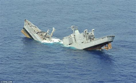 Dramatic Moment Us Navy Ship Is Sunk By Torpedo From Australian