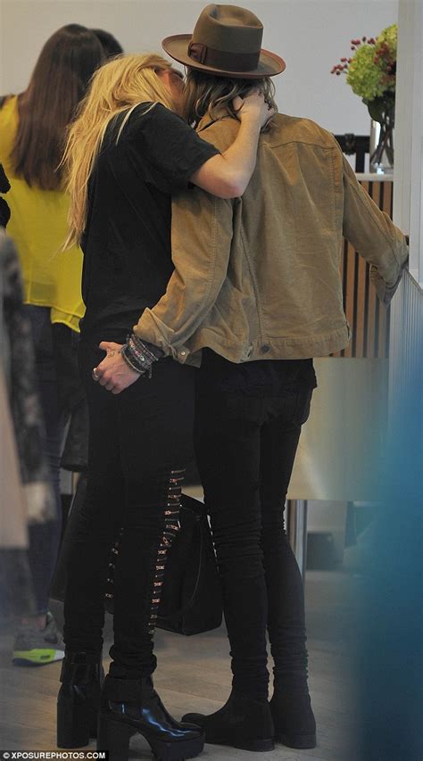 Dougie Poynter Grabs Girlfriend Ellie Gouldings Bum While She Leans In For A Kiss During